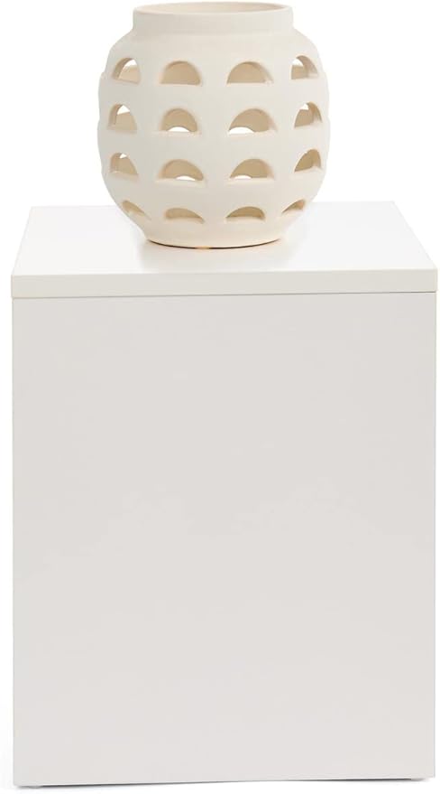 Displays2go White Merchandise Display Cube, 16 Inch Tall – White (WDCUBEWHT1)
