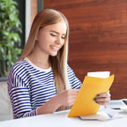 UCGOU Bubble Mailers 4x8 Inch Yellow 100 Pack Usable Size 4x7 Inch Kraft Padded Envelopes Small Business Mailing Packages Opaque Self Seal Boutique Shipping Bags Mailer Shipping Envelope Bubble Mailer