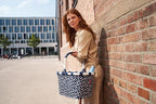 reisenthel carrybag signature navy- Sturdy shopping basket with plenty of storage space and practical inner pocket - Elegant and water-repellent design