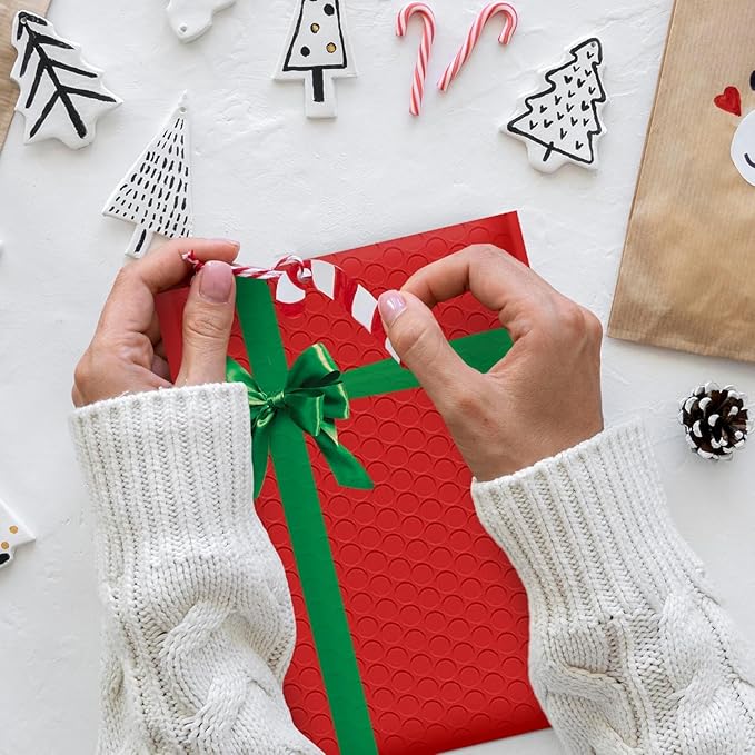 Christmas Poly Bubble Mailers | #0 Cushion Mailer, 6"x10" | Self Seal | Holiday Themed, Red Green Gift Packaging Envelope | Xmas Padded Envelopes | Shipping Bags Mailing Envelopes | 100 pack Bulk