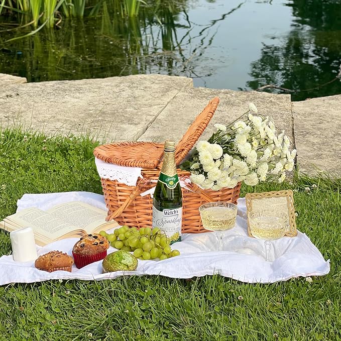 Wicker Picnic Basket with Lid, Wicker Picnic Hamper with Removable Lining and Foldable Handles, Woven Picnic and Outdoor Basket for Camping, Picnics, and Outdoor Adventures
