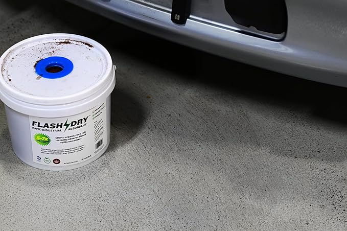 FlashDry Super Spill Absorbent, 5L Bucket with Dispenser Lid, 100% Organic Coco Coir, Landfill Safe, OSHA Approved, Ideal for Absorbing Oil, Paint, Grease in Garages, Kitchens, Janitor Kits